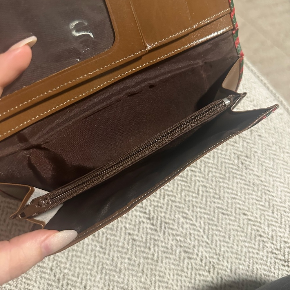 Vintage Gucci Red and Green Striped Wallet - Picture 7 of 7